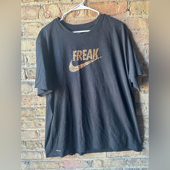 Nike Other - Nike Black and Gold Graphic Men's T-Shirt